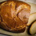 Chléb budoucnosti: z upravené pšenice, žita nebo čiroku